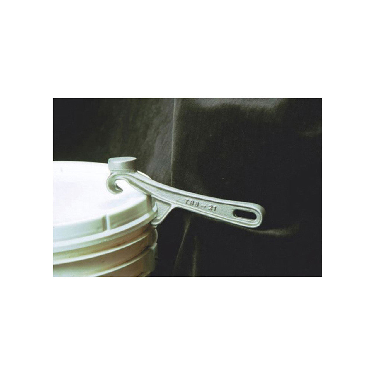 Impailer Bucket Opener EZ - BO-EZ - Chimney Cricket