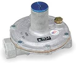 Regulator, Maxitrol, 1/2" X 1/2" w/ Vent Limiter, Propane, 2PSI to 11" WC, Single - 225,400 BTU's / Multi. - 402,500 BTU's, 325 Series, 325-3L-44LP (CS50) - Chimney Cricket