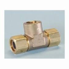 Tee Fitting, AutoFlare, 3/4" X 3/4" CSST Ends X 1/2" Female Pipe Thread, TracPipe, FGP-T750-500 (CS12) - Chimney Cricket